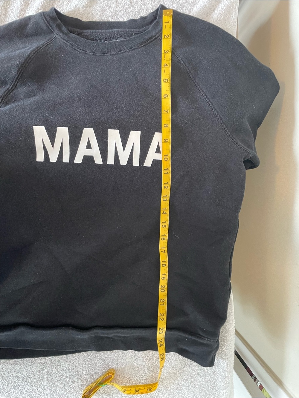 Super Cute “MAMA” Brunette the Label Blonde Sweatshirt (M/L) - Picture 5 of 6